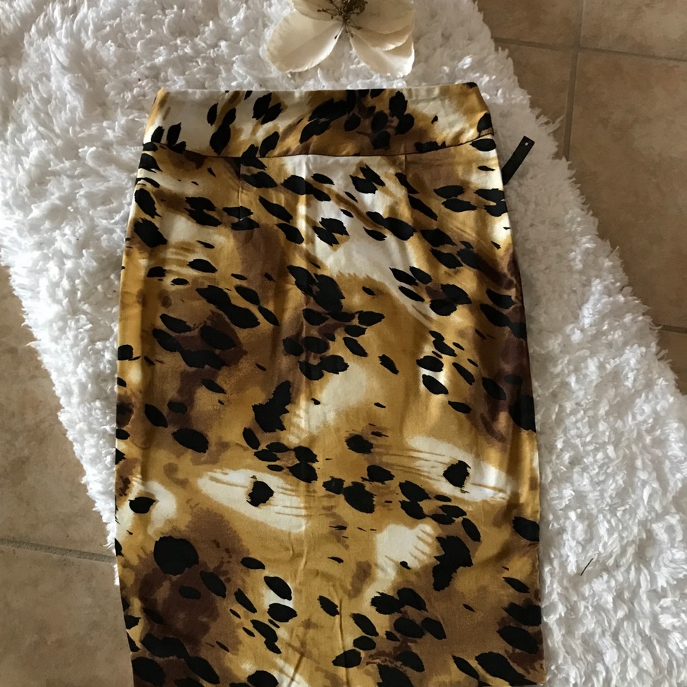 🆑Grace Elements animal print/ pencil skirt